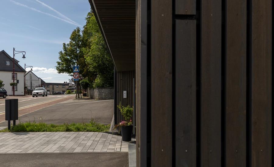 Umbau eines Hauses mit Stall in ein Büro mit Wohnung