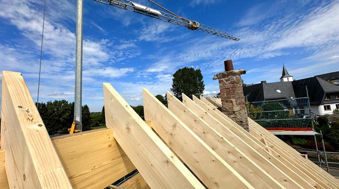 ©Roofland - Dachrenovierung eines Einfamilienhauses mit Stallungen