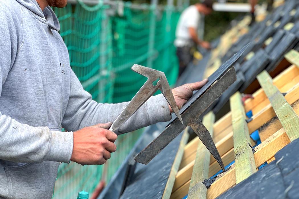 Menuisier de construction / couvreur