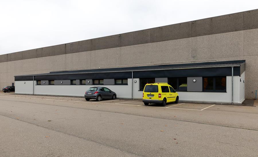 Moderner Anbau von Personalräumen