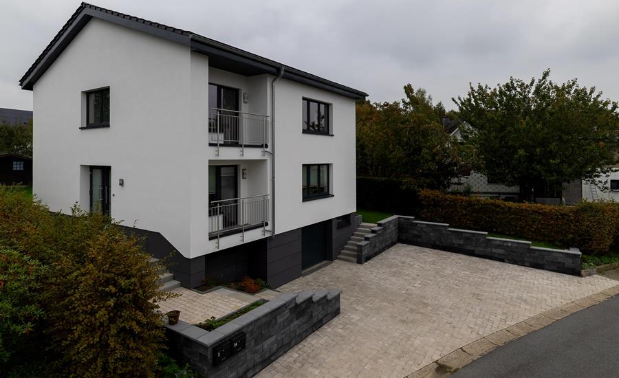 Energetische Renovierung und Gestaltung der Außenanlage