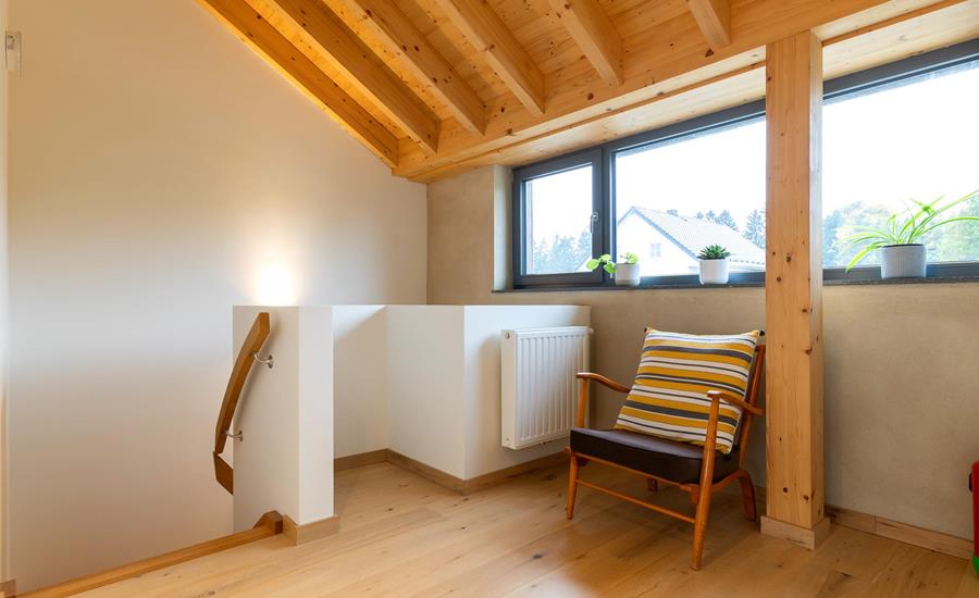 Nieuw huis met vakantiewoning en tuinhuis