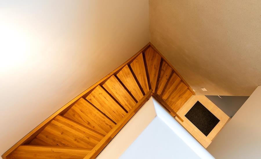 Nieuw huis met vakantiewoning en tuinhuis