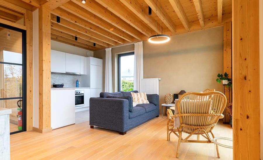 Nieuw huis met vakantiewoning en tuinhuis