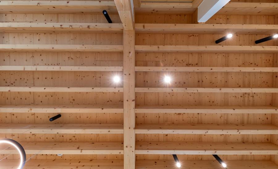 Nieuw huis met vakantiewoning en tuinhuis