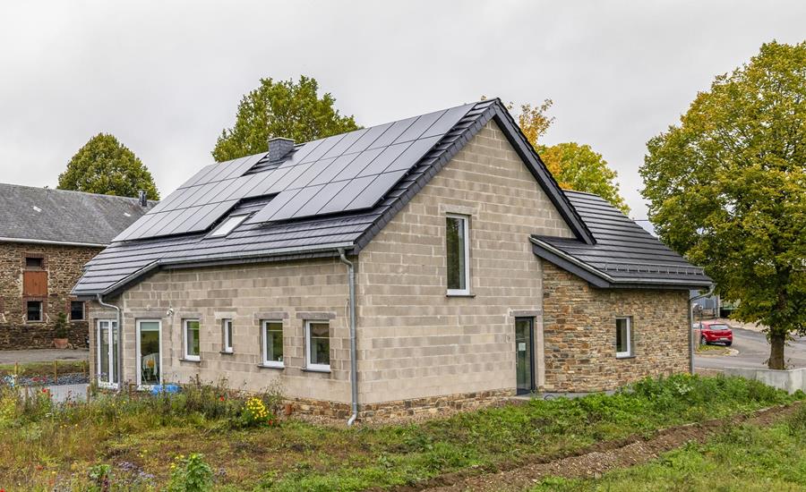 Neubau eines Einfamilienhauses mit Bruchsteinmauern