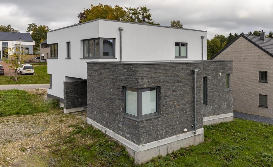 Construction d'une maison unifamiliale avec pierres de taille